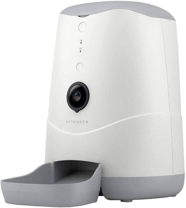 Petoneer Nutri Vision smart food dispenser with camera