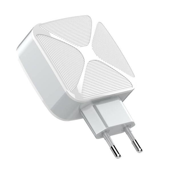 3x USB